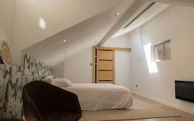 Magnifique Triplex Avec Sauna Plein Centre Ville